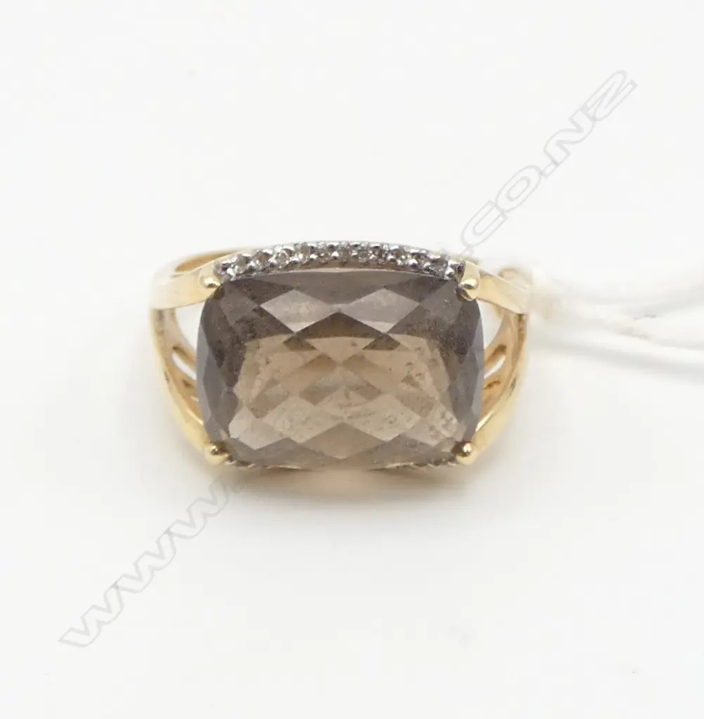 14ct GOLD  LGE faceted SMOKEY QUARTZ & DIAMOND RING open worked shoulders 6.2gms SIZE R Image 1++