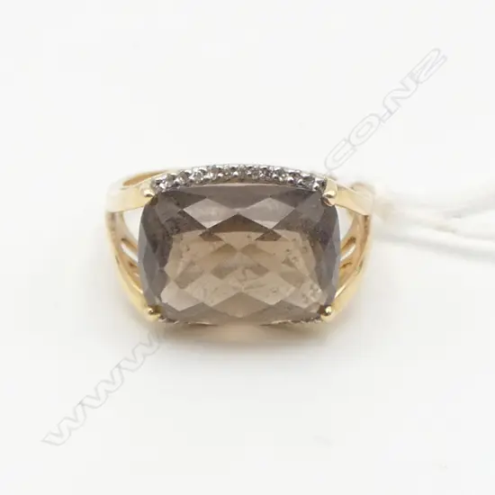 14ct GOLD  LGE faceted SMOKEY QUARTZ & DIAMOND RING open worked shoulders 6.2gms SIZE R