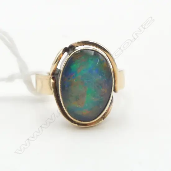 10CT OPAL DOUBLET RING, 3.8gms SIZE K1/2