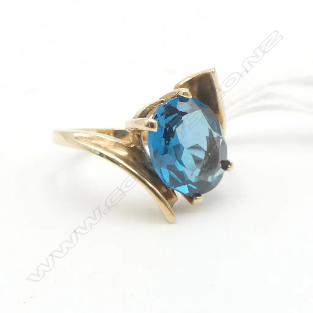 9CT LONDON BLUE TOPAZ RING, 4.8gms SIZE L Image 1++
