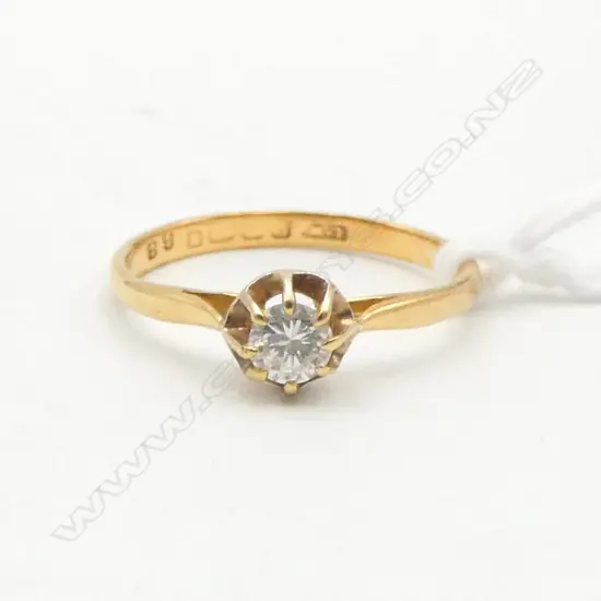 18CT VINTAGE STYLE SOLITAIRE DIAMOND RING, 1.9gms SIZE M