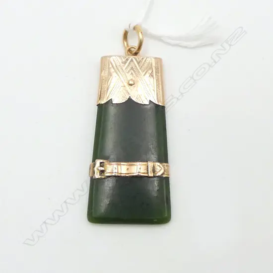 GOLD & GREENSTONE PENDANT 45x20mm, 11.45gms