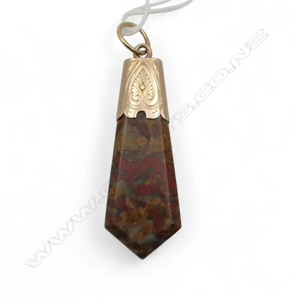 9CT GOLD AND AGATE PENDANT Image 1++
