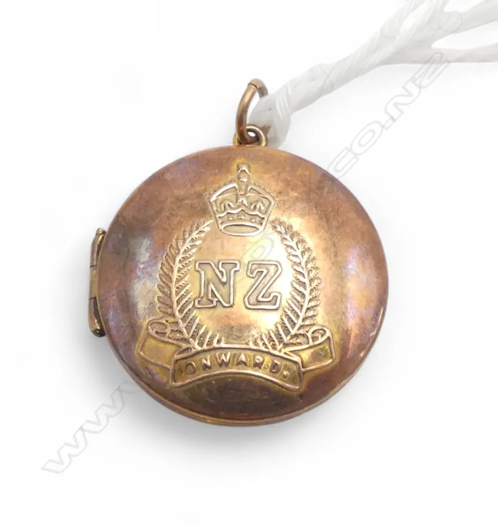 9CT (filled gold) LOCKET PENDANT 'NZ ONWARDS' 3.8gms Image 1++