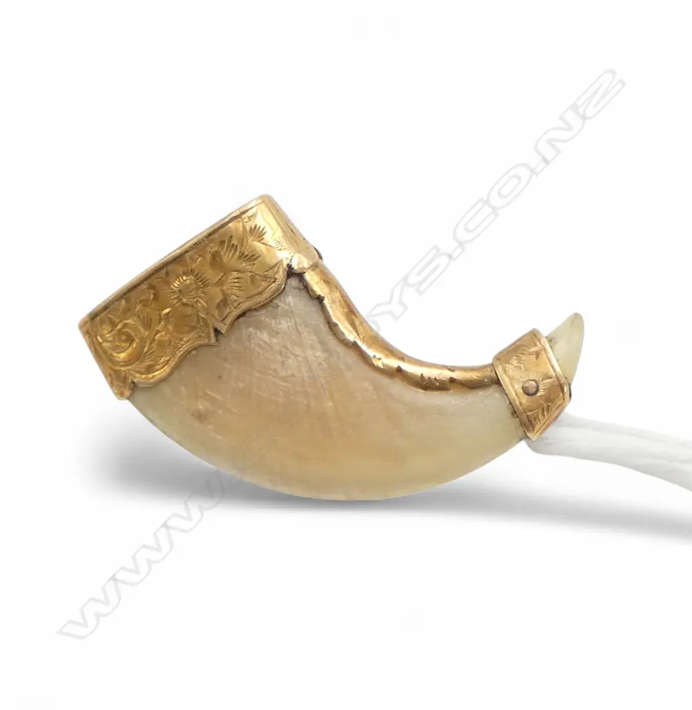 9CT GOLD SMALL CAPPED BIG CAT CLAW BROOCH 3.36gms Image 1++