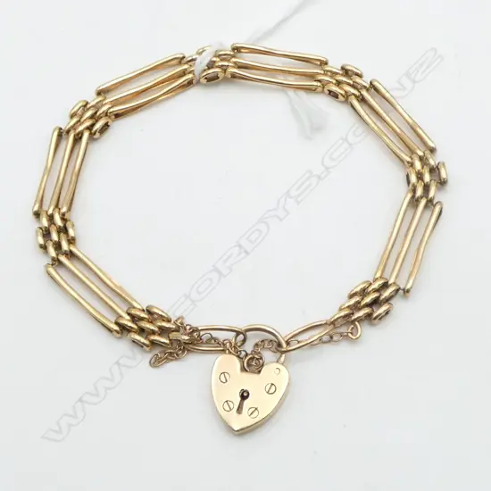 9ct VINTAGE GATE LINK BRACELET w heart padlock clasp 12.4gms
