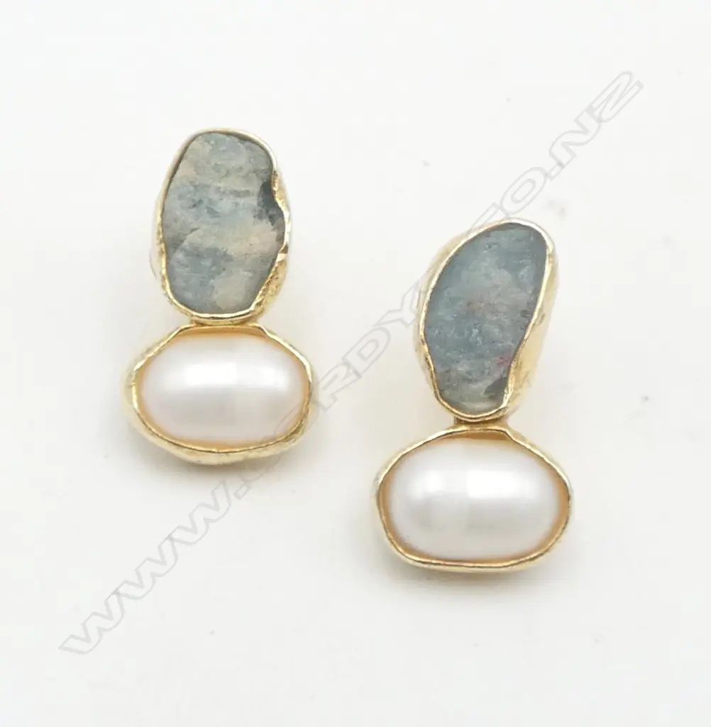 PR SILVER GOLD PLATED  PEARL EARRINGS ( Not 9ct as advertised) Image 1++