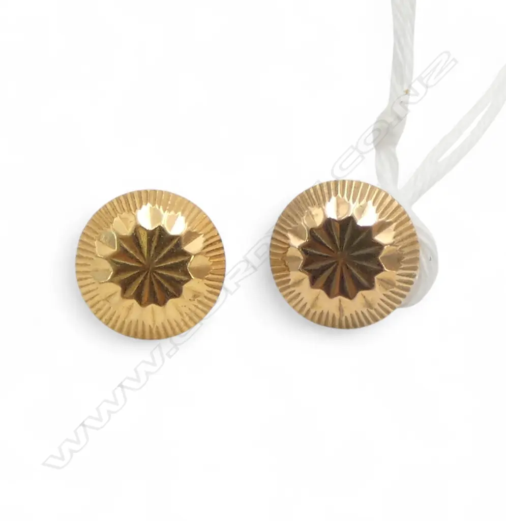 PAIR Chinese marked 18ct or better EARRINGS 2.23gm Image 1++