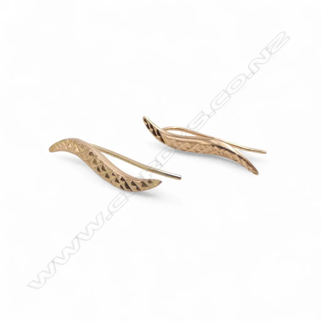 PR 9ct GOLD hobnail serpentine EARRINGS hooks for pierced ears 0.85gms Image 1++