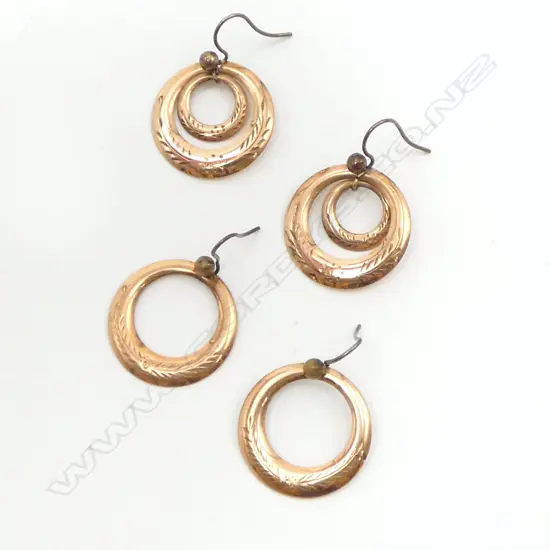 2 PRS 9CT EARRINGS, 2.5gms