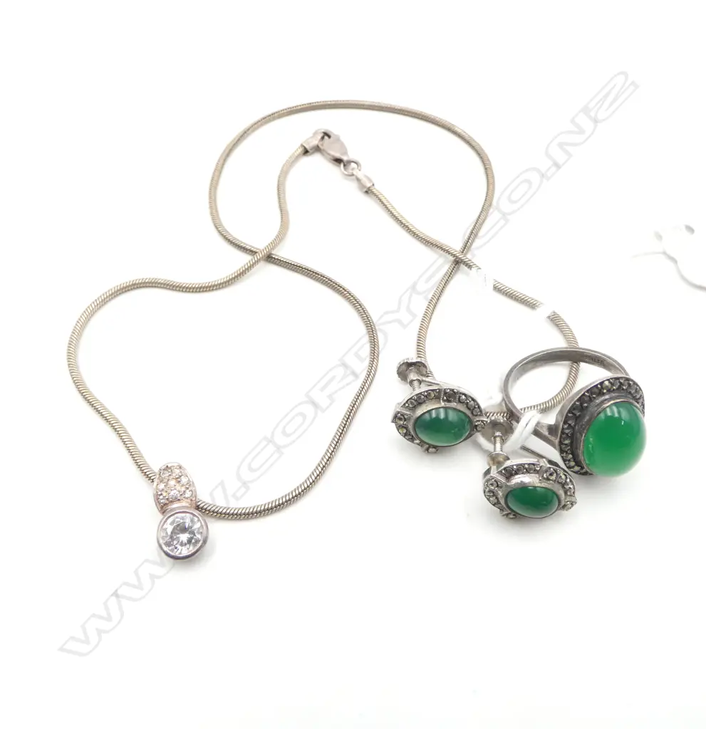 S/SILVER WHITE STONE PENDANT ON CHAIN & S/SILVER MARQUISITE GREENSTONE RING & EARINGS 19GMS Image 1++