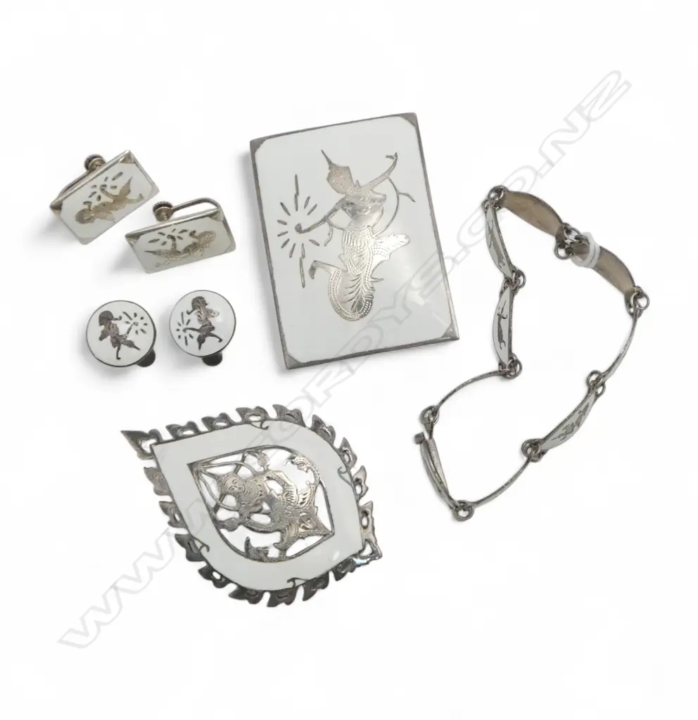 SET OF THAI S/SILVER & WHITE ENAMEL BRACLET 2 BROOCHES & 2 PRS EARINGS 55GMS Image 1++