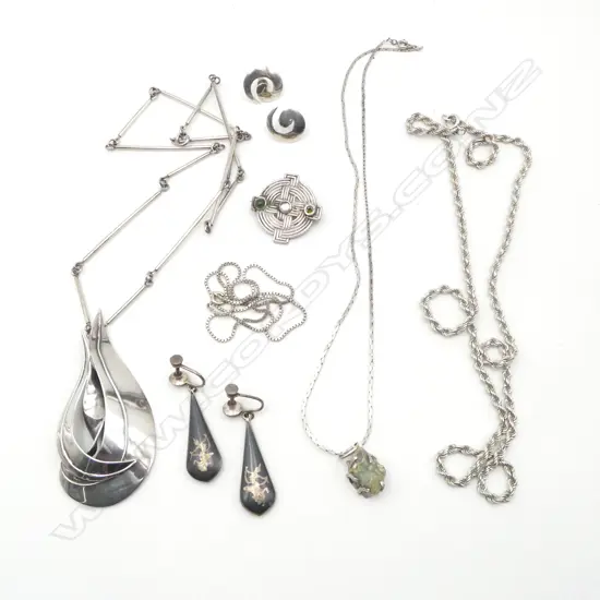 ASSTD SILVER CHAINS/BROOCHES/PENDANTS/EARRINGS