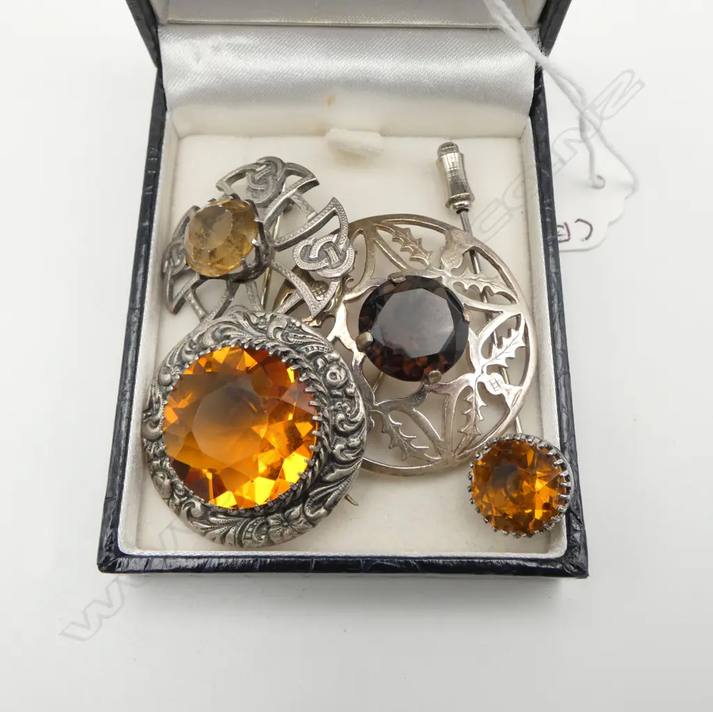 COLLECTION OF 3 SCOTTISH S/SILVER GEMSTONE BROOCHES & STICKPIN Image 1++