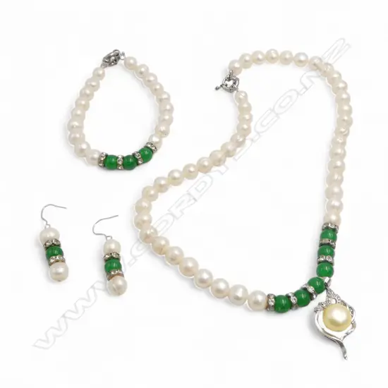FRESHWATER PEARL AND JADE? NECKLACE/BRACELET/EARRINGS