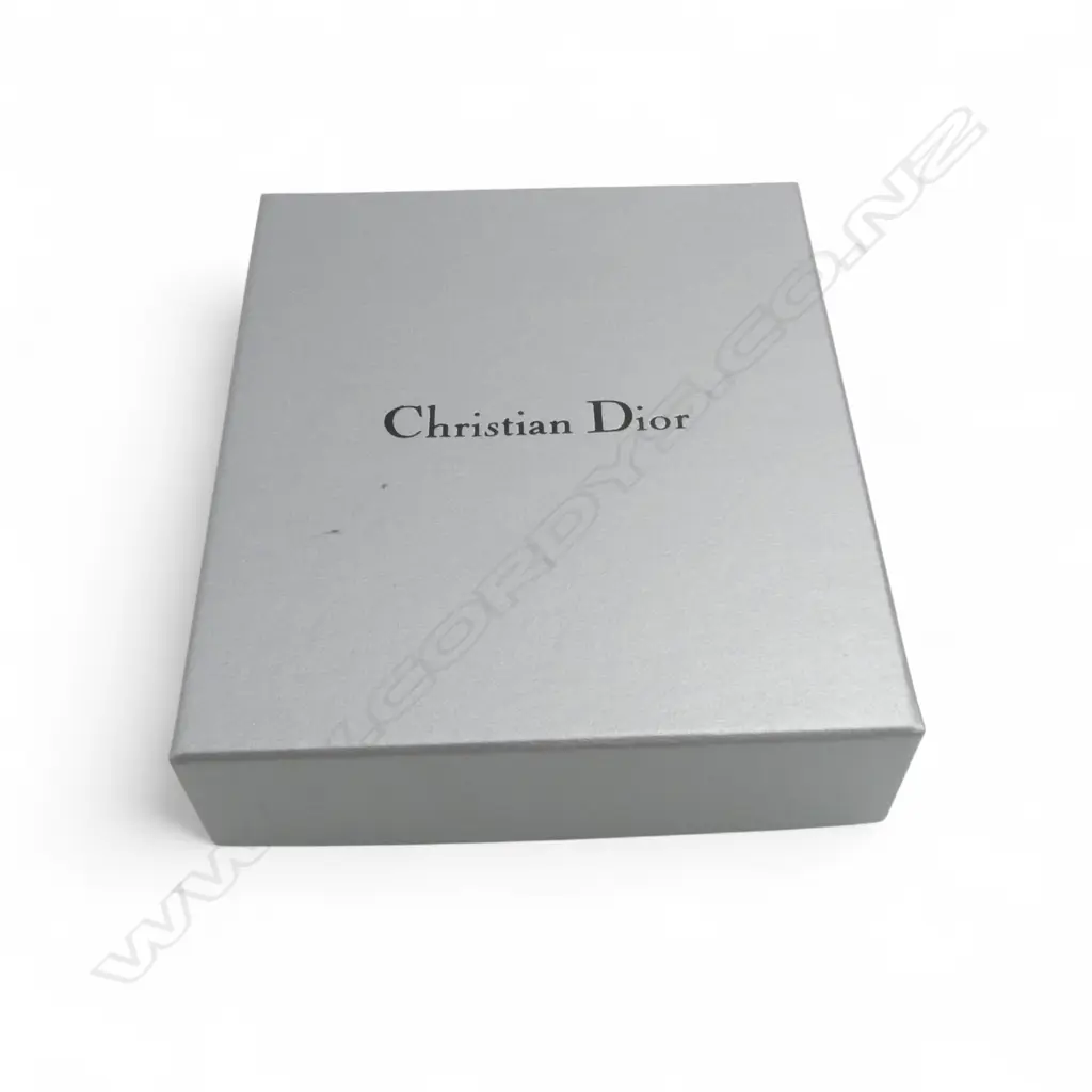 CHRISTIAN DIOR GOLD TONE BOW BROOCH purchased from DFS Akld. Image 1++