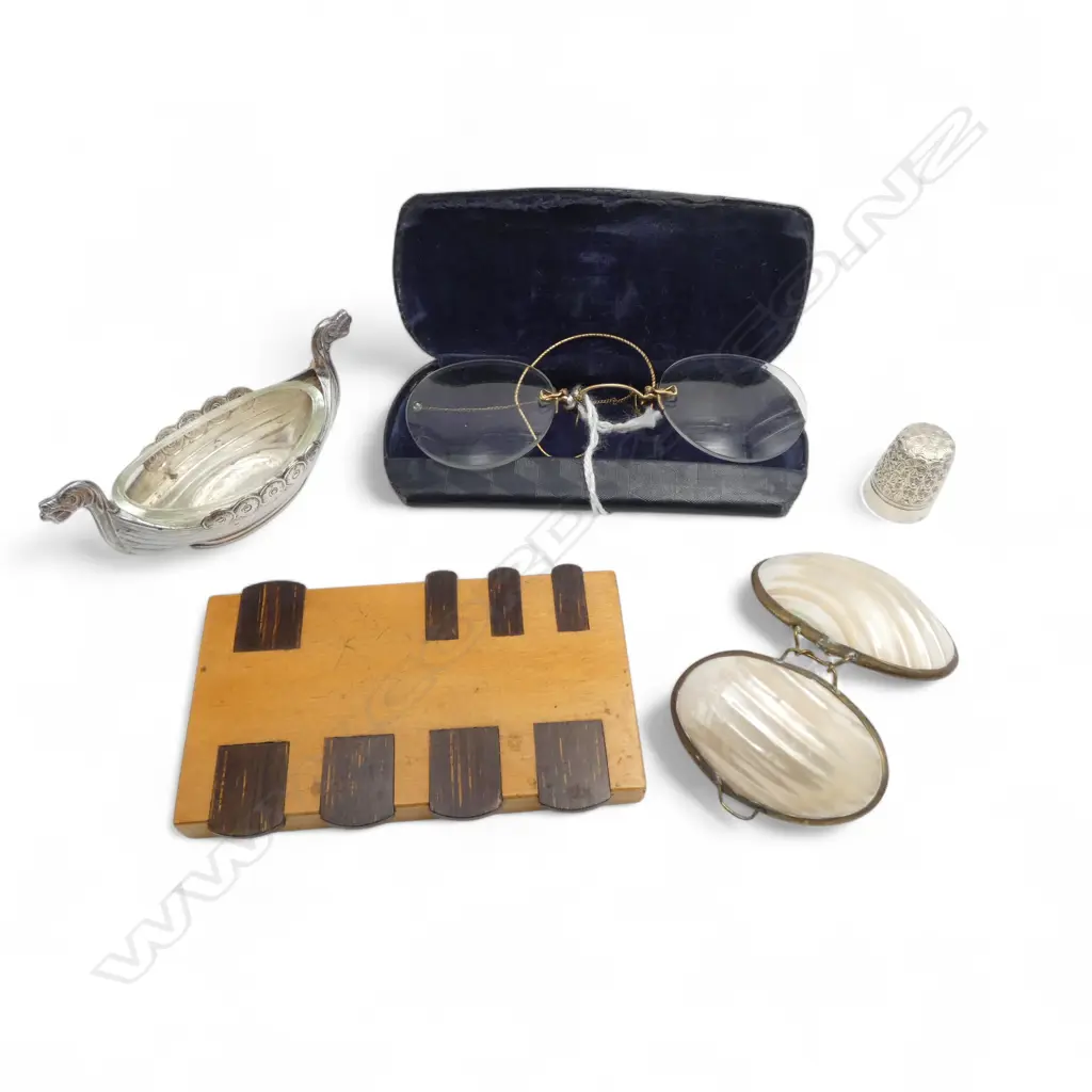 SILVER PLATE THIMBLE in sea shell case + 'The Camden Whist Marker' + Galleon salt + old Spectacles   Image 1++