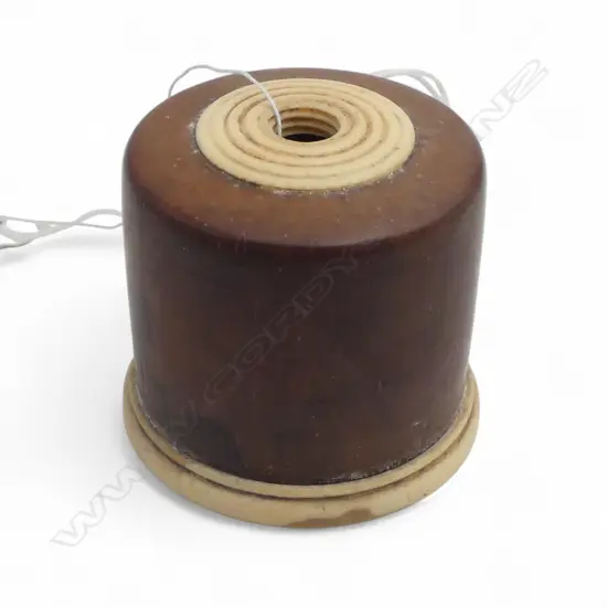 c.1900 IVORY & WOOD SEWING THREAD CONTAINER Dia.40mm