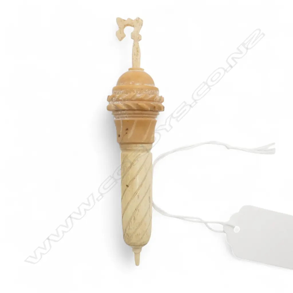 VICTORIAN COQUILLA NUT & BONE NEEDLE CASE screw thread lid L.110mm. Image 1++