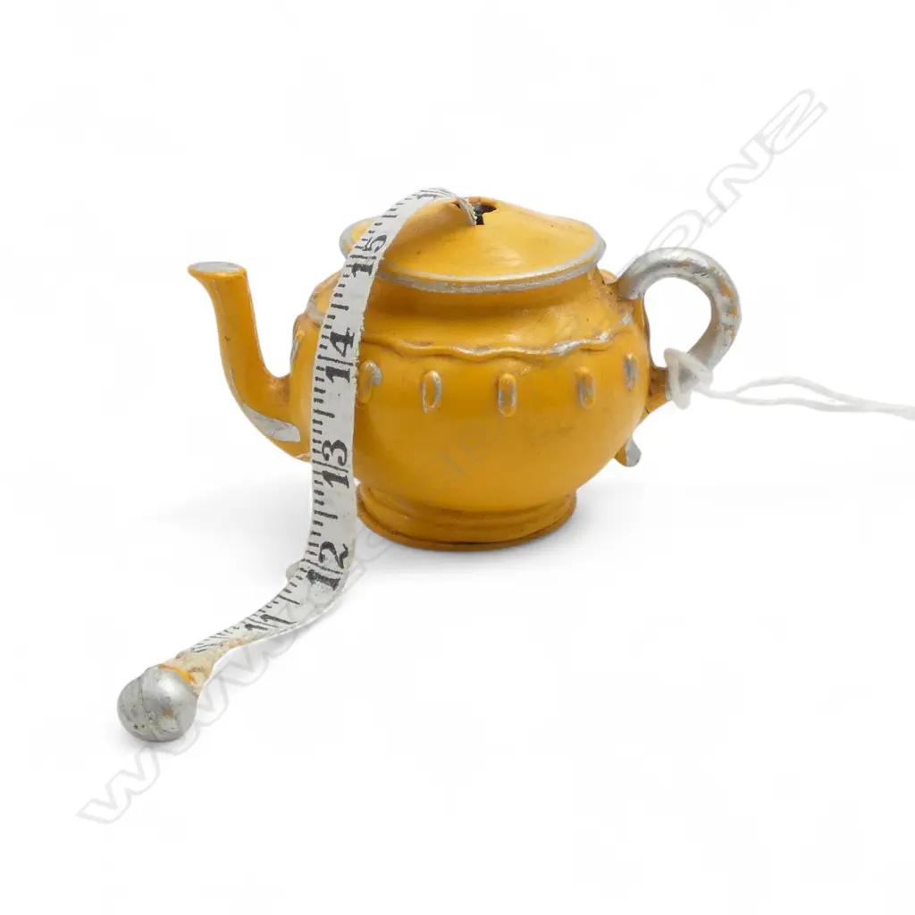 VINTAGE NOVELTY yellow mini TEAPOT SEWING TAPE MEASURE L.55mm Image 1++
