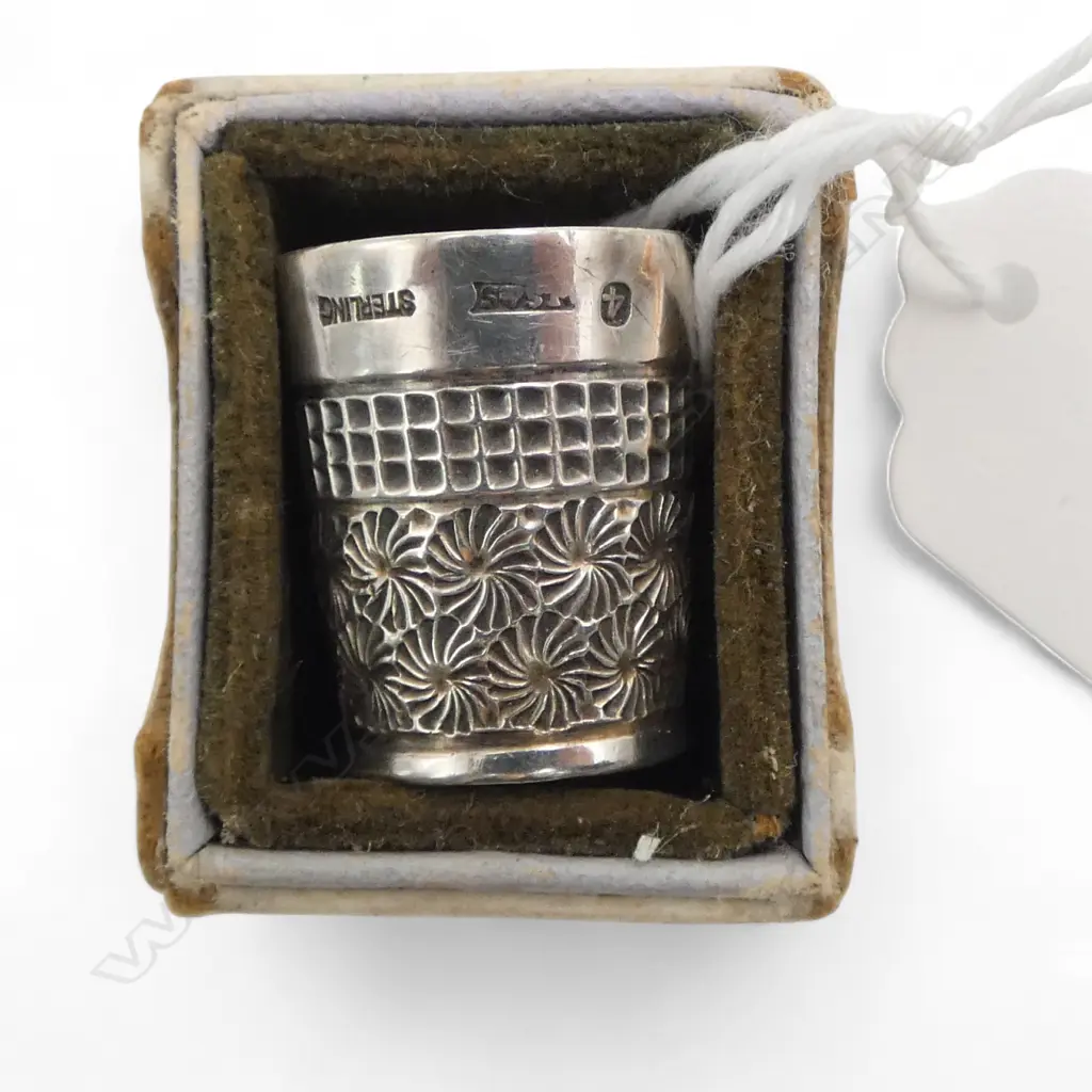 J.S & S STERLING' & POUNAMU THIMBLE in original box Image 1++