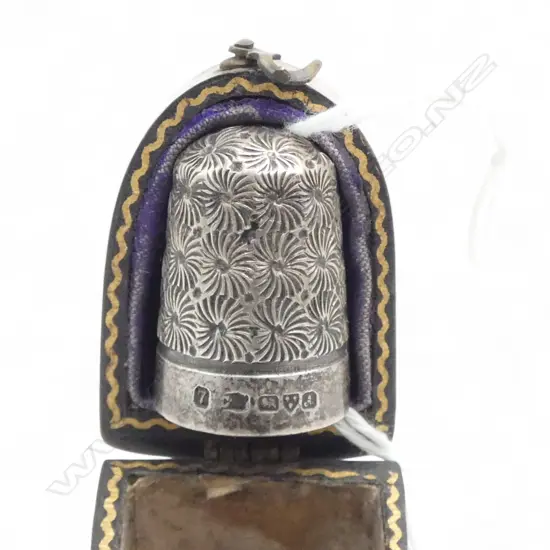 Chester 1901 SILVER THIMBLE by Charles Horner. In Scottish tartan case
