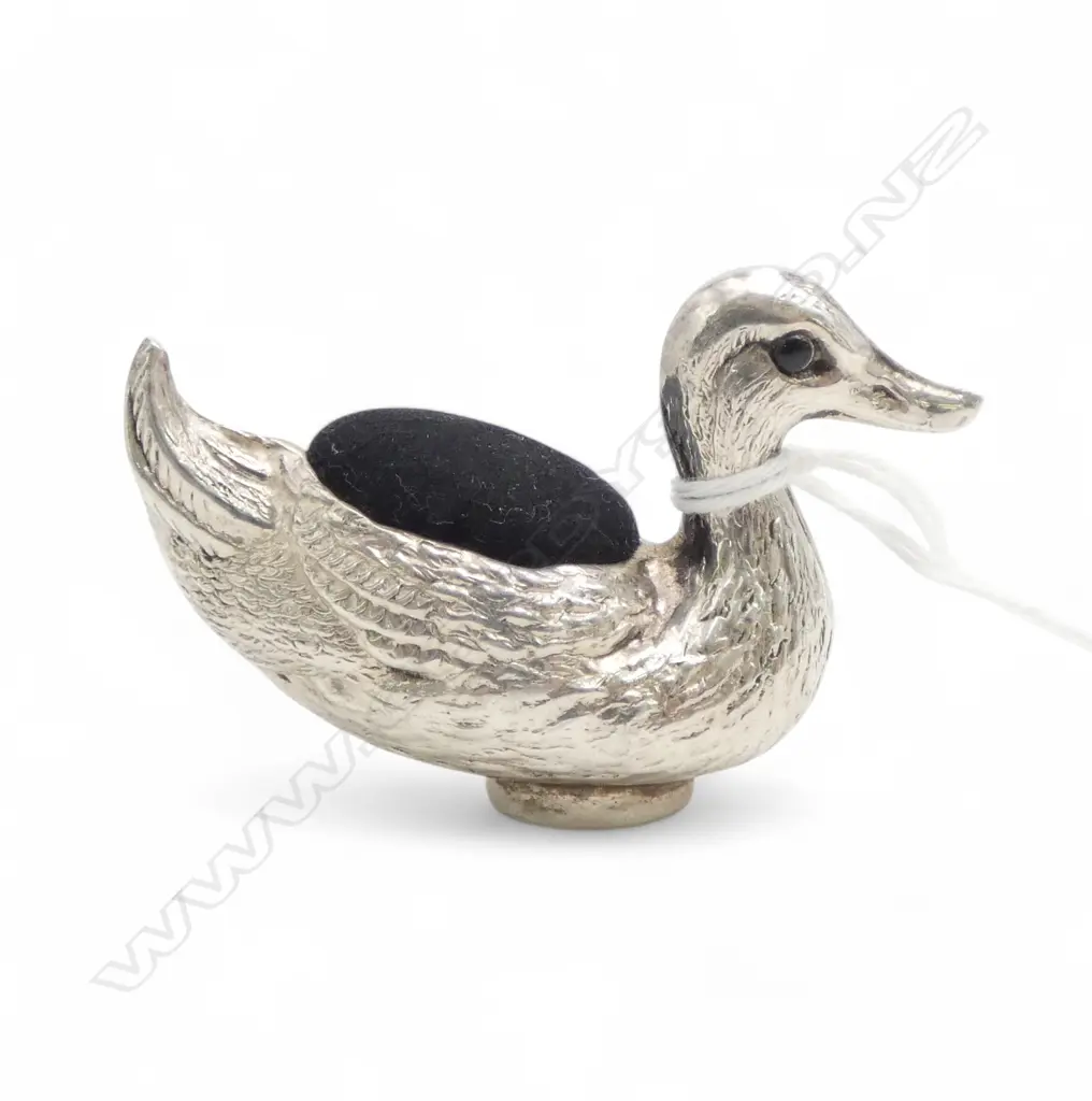 SILVER DUCK PIN CUSHION Image 1++