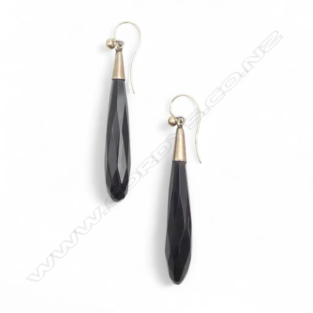 9CT BLACK JET DROP EARRINGS Image 1++