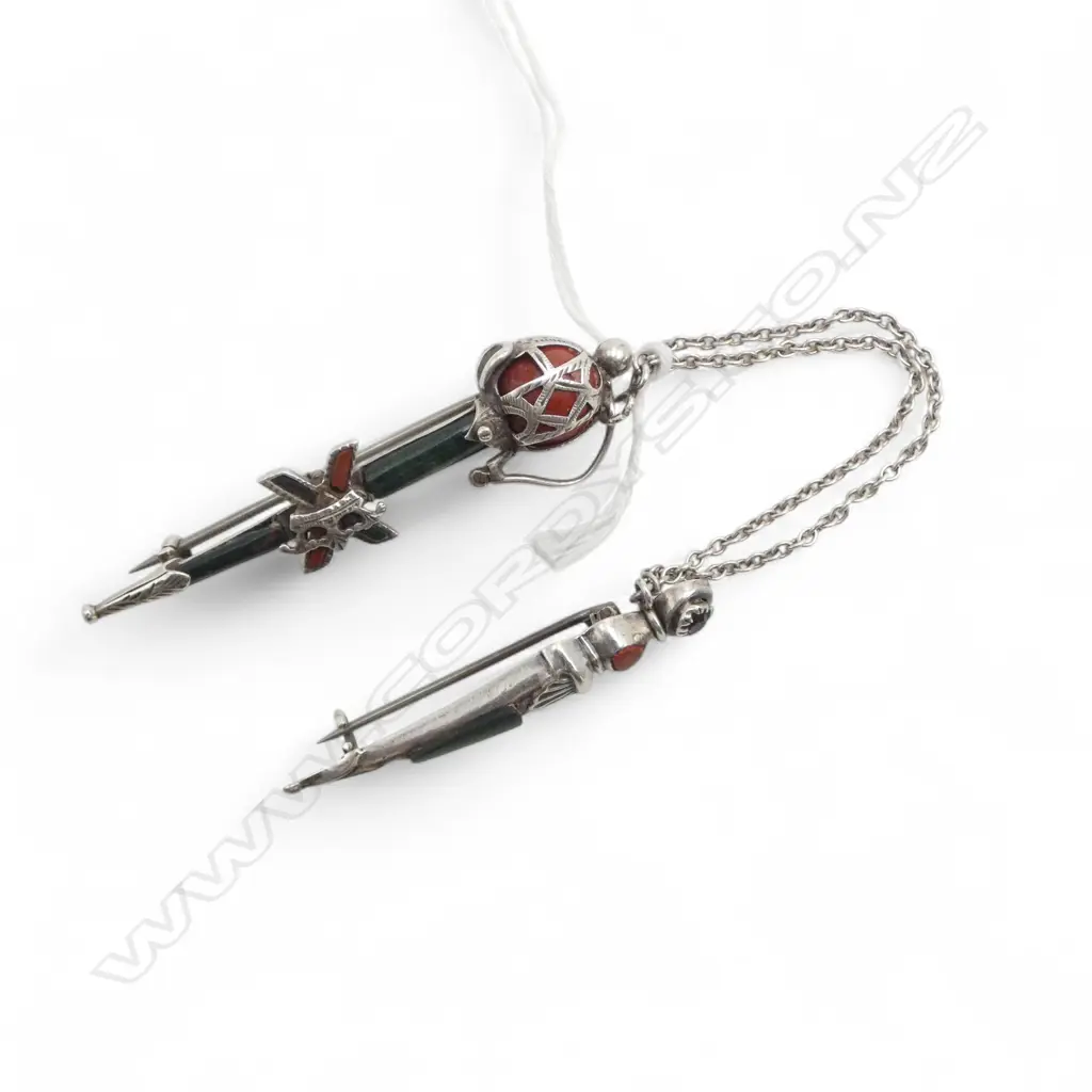 EDWARDIAN SILVER SCOTTISH DOUBLE SWORD BROOCH agate set Image 1++