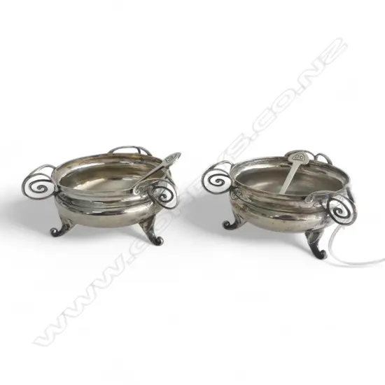 PR ARTS & CRAFTS 'LIBERTY STYLE' TABLE SALTS & SPOONS, BIRM 1907, 101gm