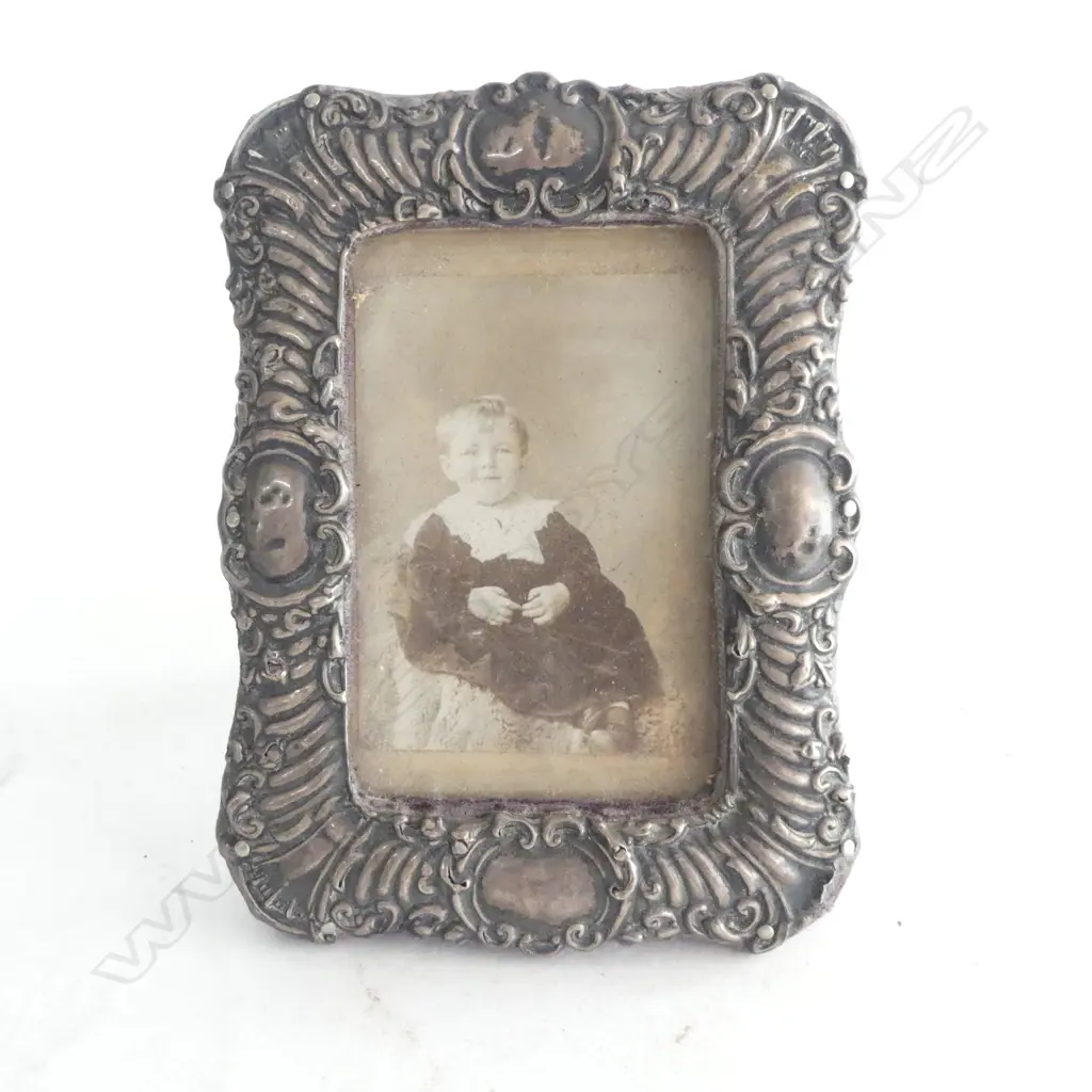 SMALL SILVER EMBOSSED PHOTO FRAME Birmingham 1901. 90 x 65mm Image 1++