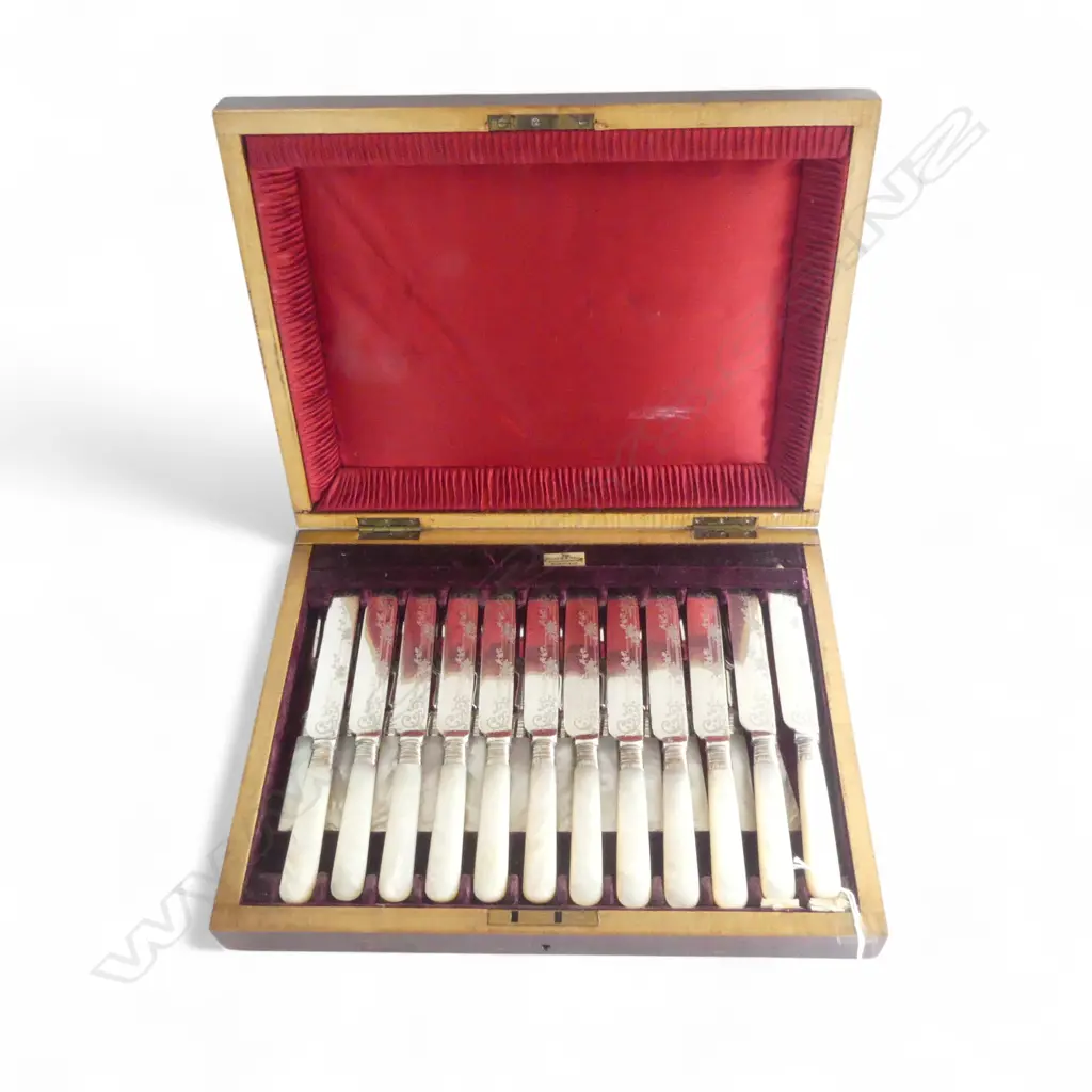 c1900 WALKER & HALL S/PLATE & mother of pearl handled fruit set in ORIGINAL BOX fitted. Lid damaged Image 1++