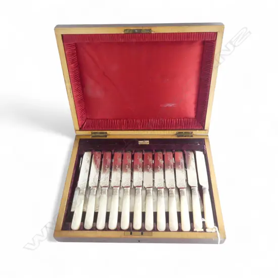 c1900 WALKER & HALL S/PLATE & mother of pearl handled fruit set in ORIGINAL BOX fitted. Lid damaged