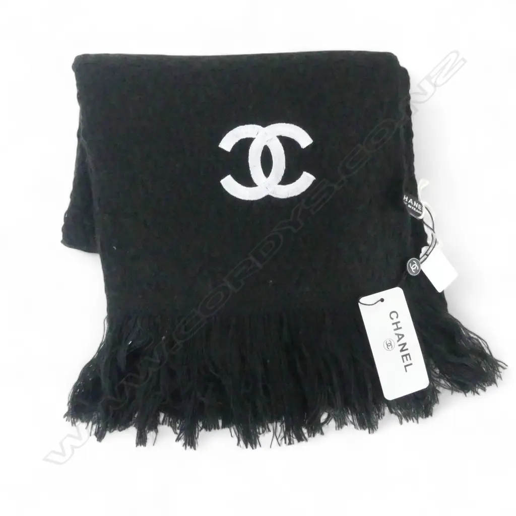 CHANEL BLACK STOLE (with original swing tag) Image 1++