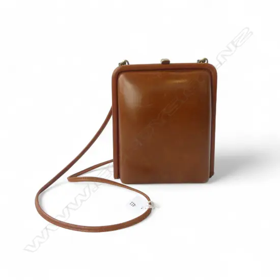 DESERT ROAD N.Z. LEATHER BAG