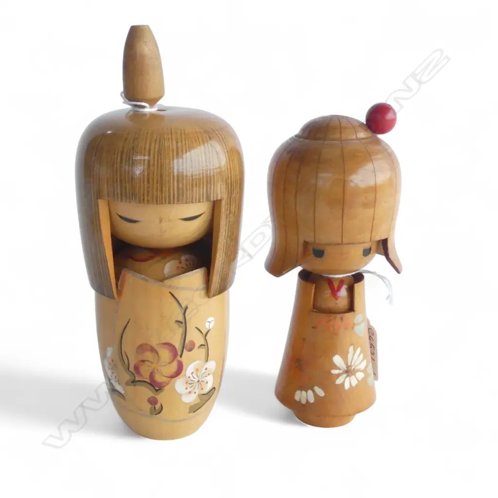 2 1930's KOKESHI DOLLS, red stamps to base Image 1++