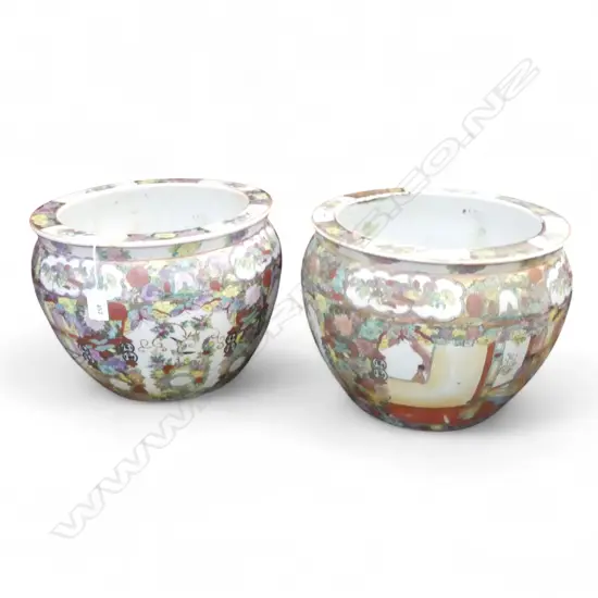 PR CHINESE FAMILLE ROSE JARDINIERES gold highlights Dia.330mm