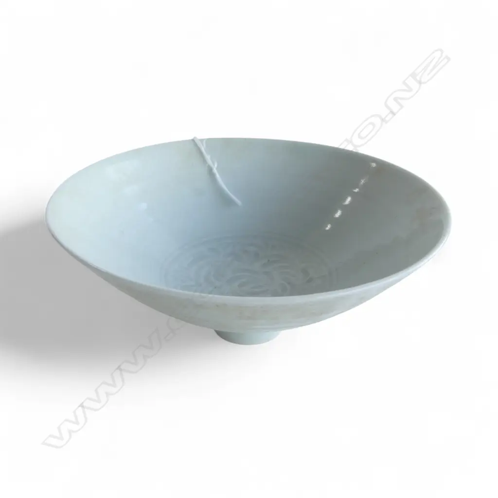 ORIENTAL PALE CELADON BOWL 155mm dia Image 1++