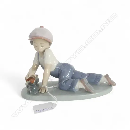 LLADRO #7619 'ALL ABOARD' L.190mm
