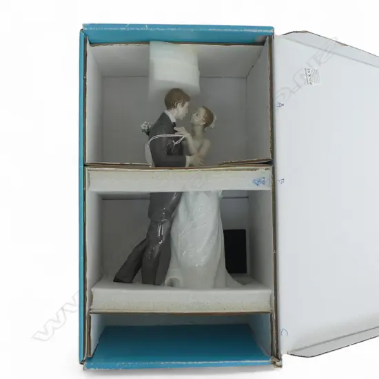 LLADRO 'LOVERS WALZ' LGE DBLE FIGURE in box H.290mm