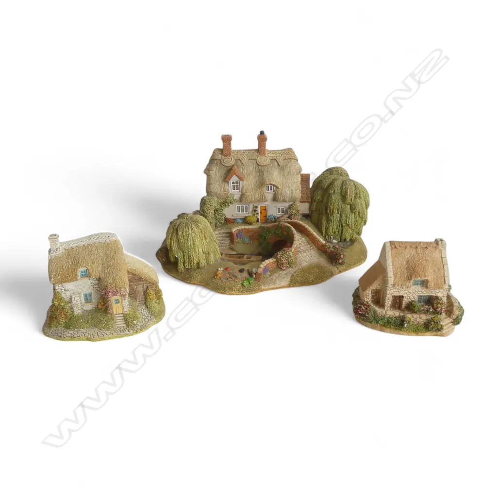 LILLIPUT FARM HOUSE L180MM & 2 COTTAGES L70MM Image 1++