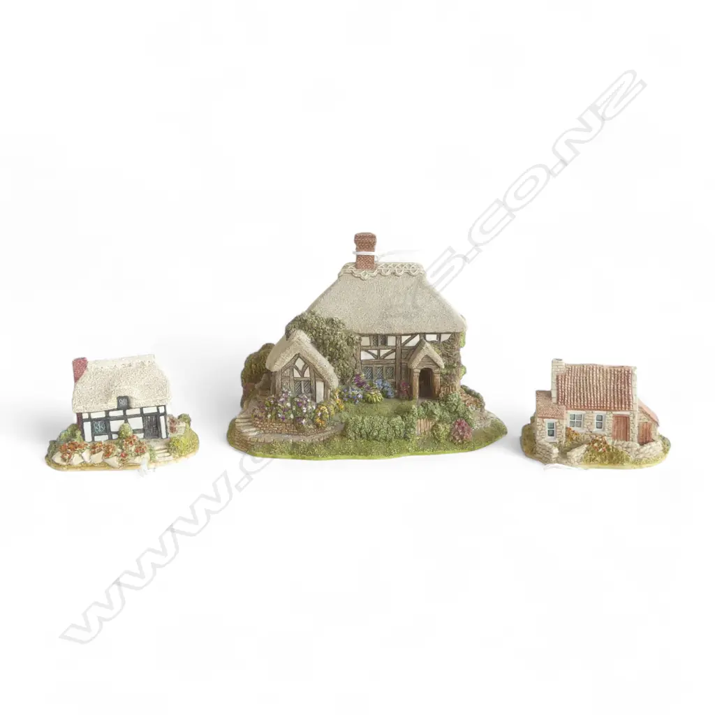 LILLIPUT FARM COTTAGE L160MM & 2 COTTAGES L70MM Image 1++