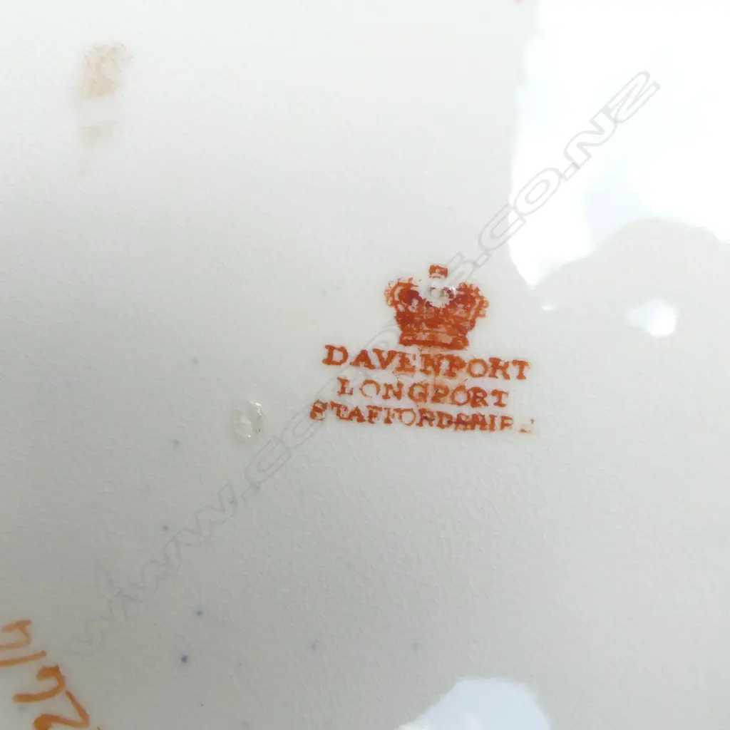 ROYAL CROWN DERBY IMARI PLATE + 3 PCES DAVENPORT; 2 LIDDED CONTAINERS + TEAPOT Image 1++