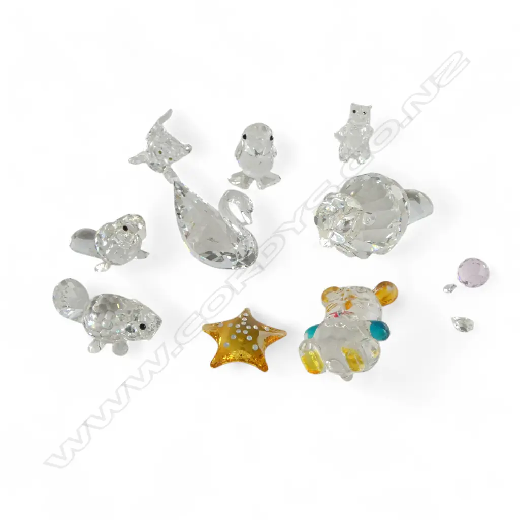 ASST. SWAROVSKI ANIMALS, 2 SMALL PARTS REQ. RE GLUEING Image 1++