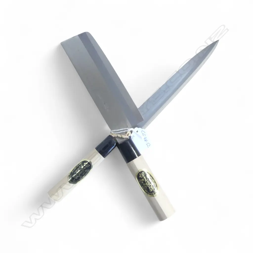 2 JAPANESE STEEL KNIVES by the same maker: Nakiri vegetable knife + yanagiba sashimi knife L.347mm Image 1++