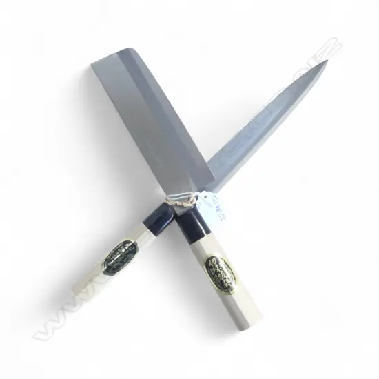 2 JAPANESE STEEL KNIVES by the same maker: Nakiri vegetable knife + yanagiba sashimi knife L.347mm