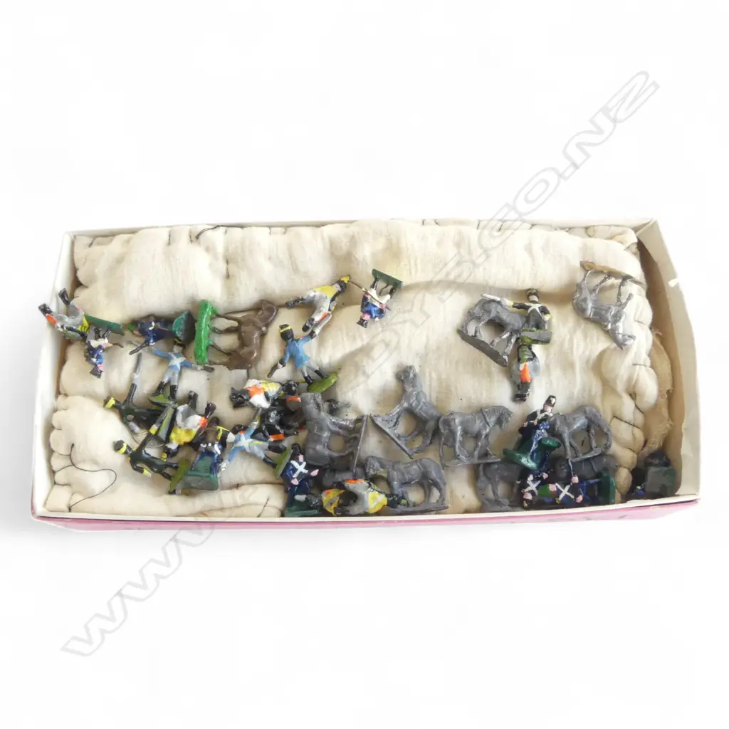 ASST. TOY LEAD SOLDIERS  Image 1++