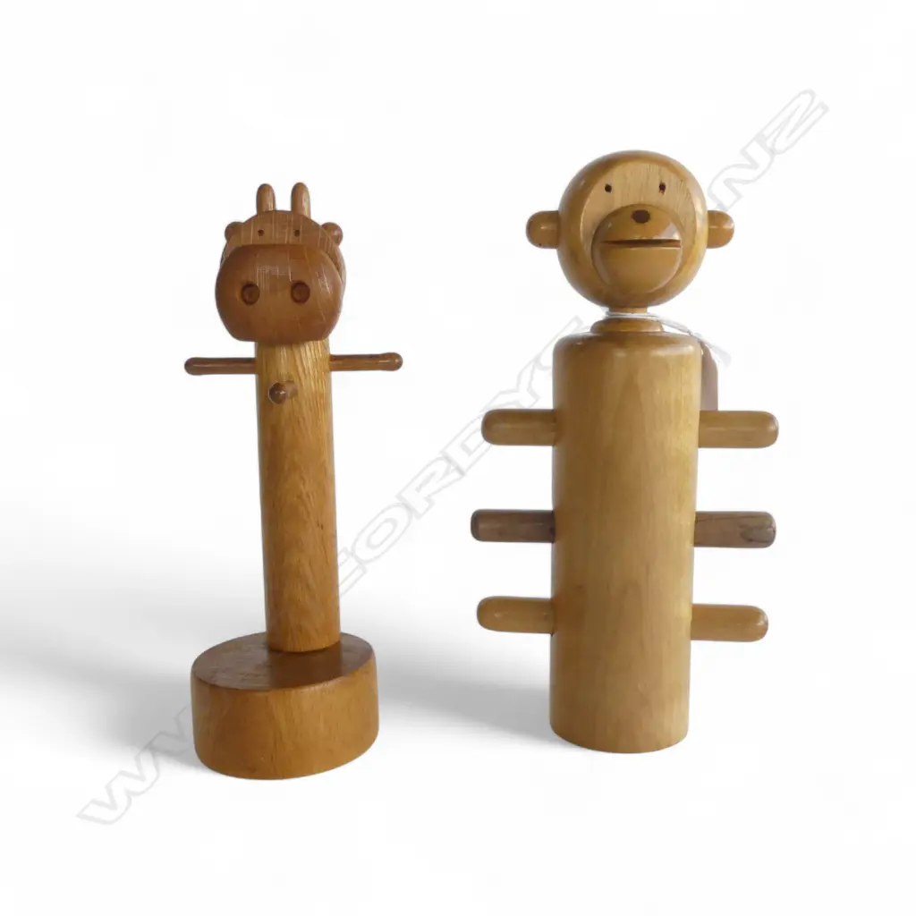 JAPANESE IWAICHI HIPPO JEWELLERY STAND & MONKEY RING HOLDER, H.240mm Image 1++