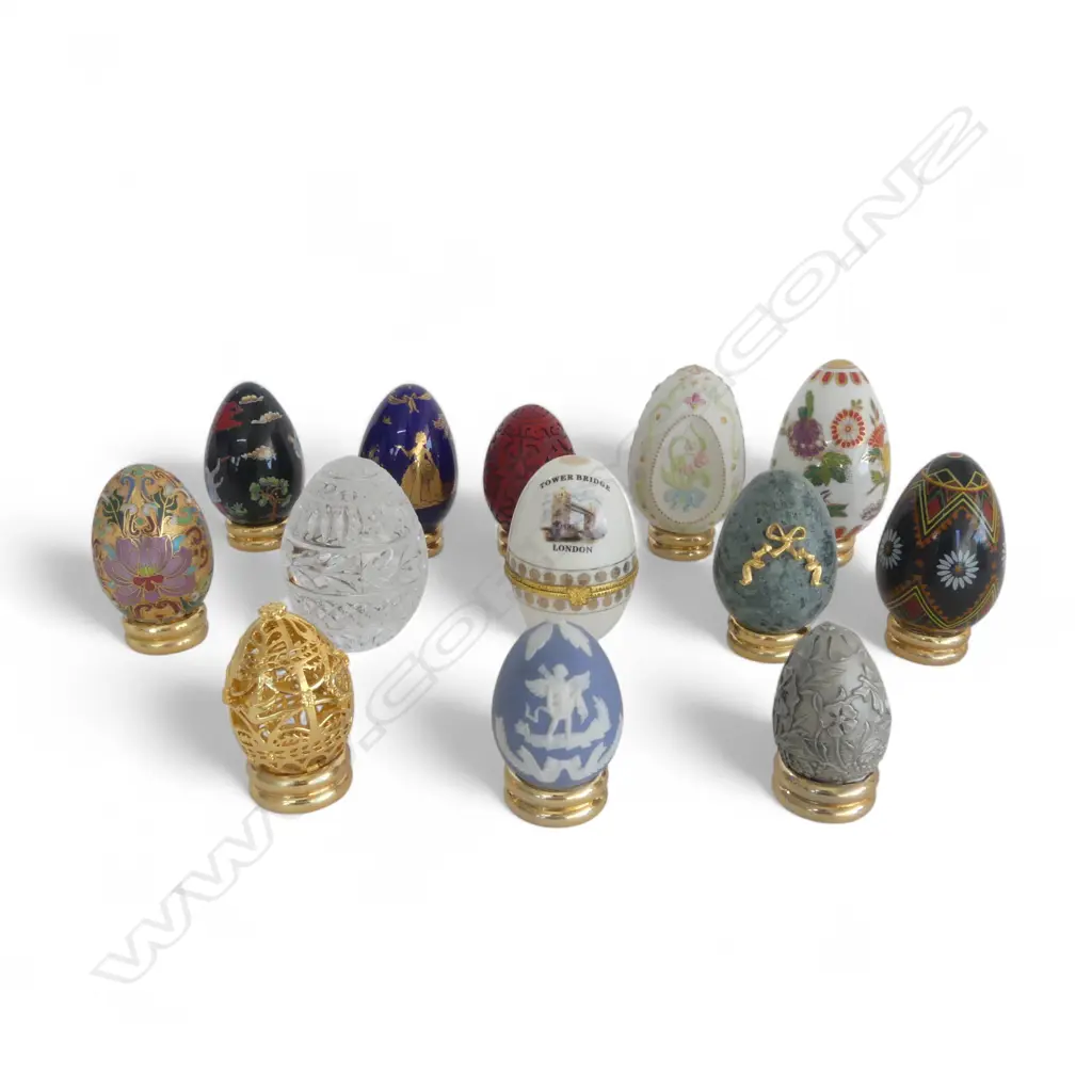 COLLECTION 13 DECORATIVE EGGS Image 1++