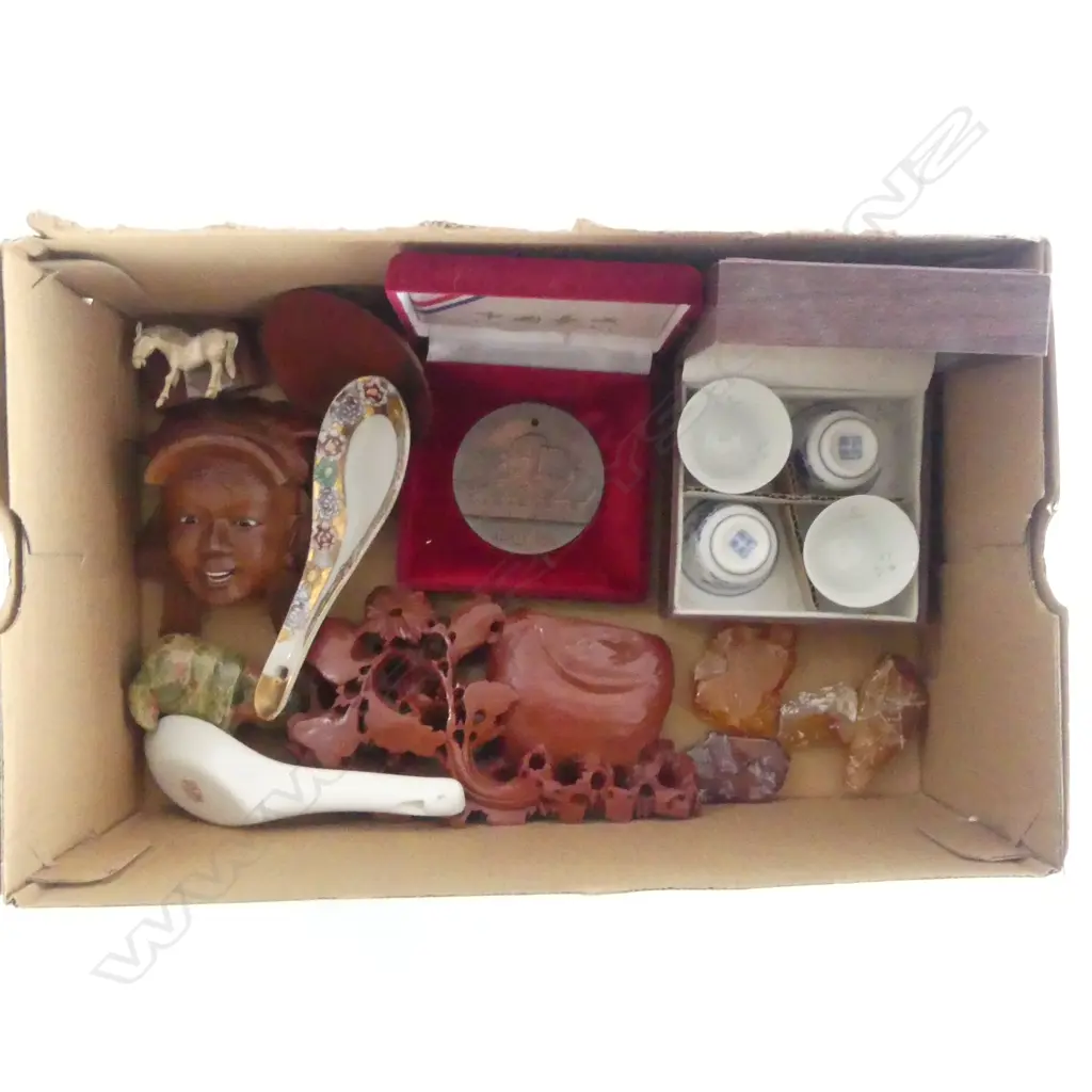 SMALL BOX CHINESE COLLECTABLES SOAPSTONE ETC L150MM Image 1++